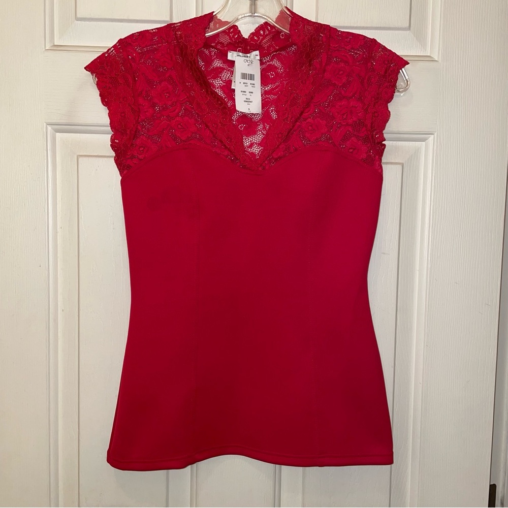 Cache Red cap sleeve lace V-neck Top